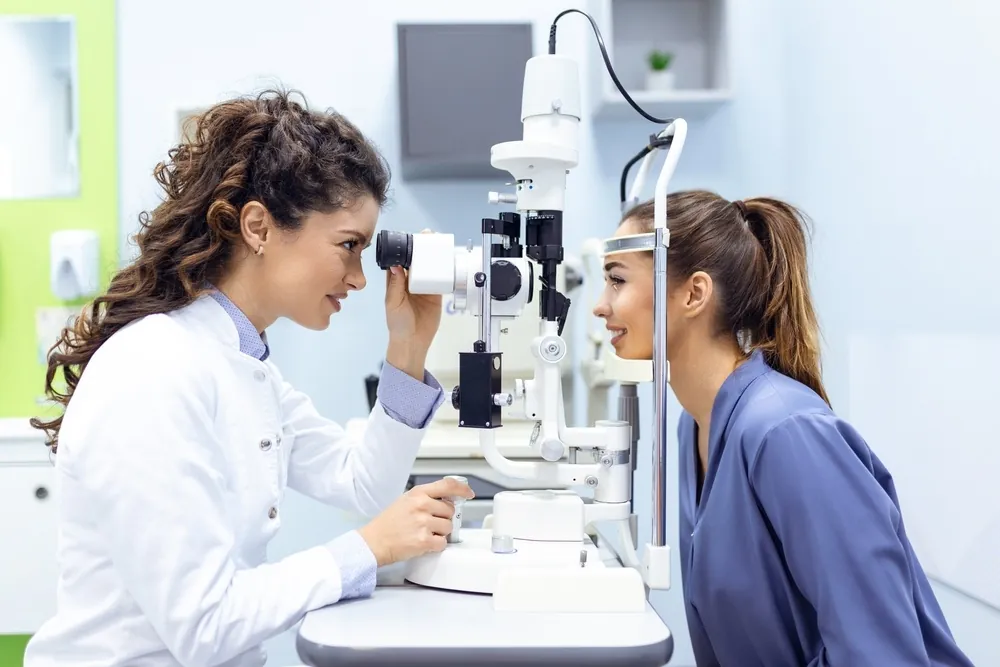 What are the benefits of mobile eye exams?